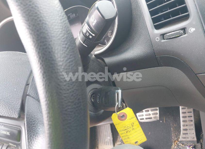 Photo 11 of 2018 Kia Forte LX (VIN 3KPFK4A77JE227802)