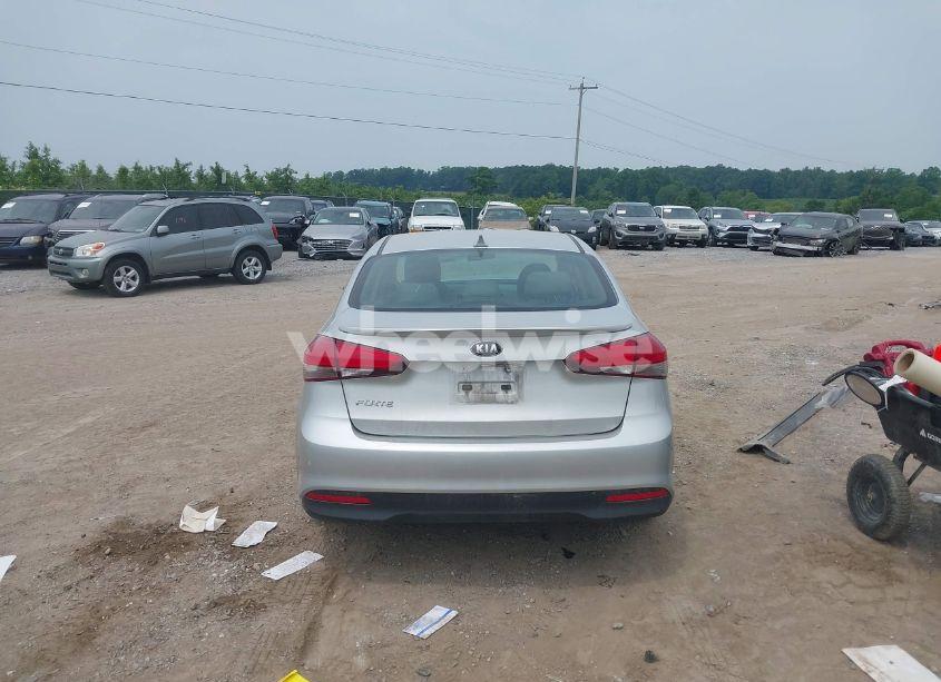 Photo 16 of 2018 Kia Forte LX (VIN 3KPFK4A77JE227802)