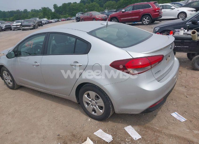 Photo 3 of 2018 Kia Forte LX (VIN 3KPFK4A77JE227802)