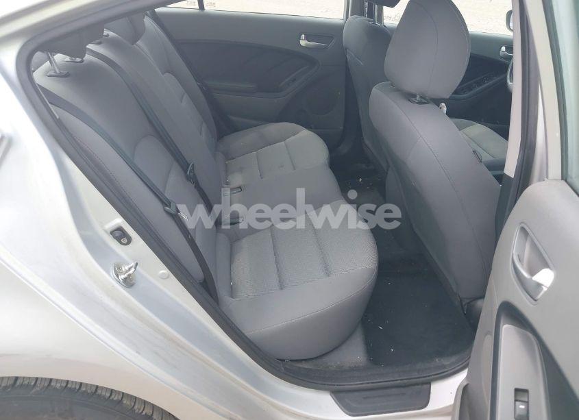 Photo 8 of 2018 Kia Forte LX (VIN 3KPFK4A77JE227802)