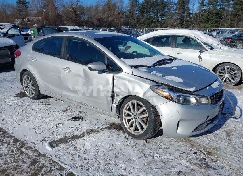 2018 Kia Forte LX (VIN 3KPFK4A77JE236371) main photo