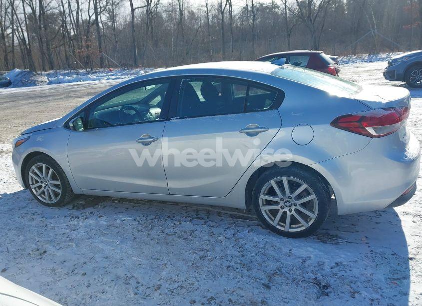Photo 14 of 2018 Kia Forte LX (VIN 3KPFK4A77JE236371)