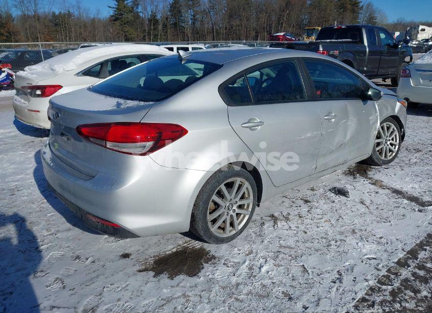 Photo 4 of 2018 Kia Forte LX (VIN 3KPFK4A77JE236371)