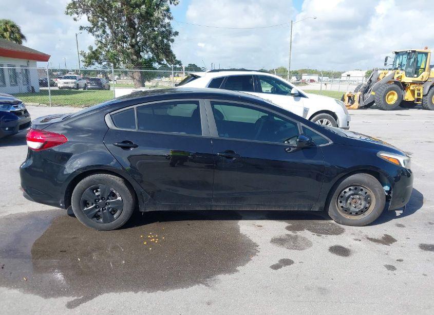 Photo 13 of 2018 Kia Forte LX (VIN 3KPFK4A77JE254630)