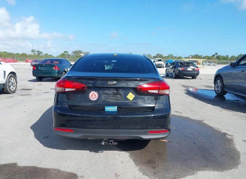 Photo 16 of 2018 Kia Forte LX (VIN 3KPFK4A77JE254630)