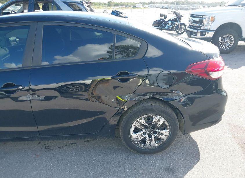 Photo 17 of 2018 Kia Forte LX (VIN 3KPFK4A77JE254630)