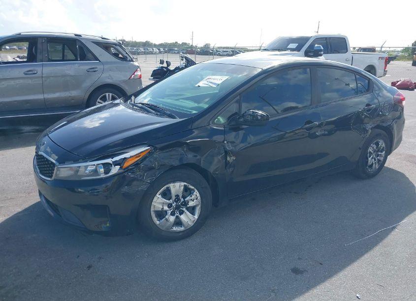 Photo 2 of 2018 Kia Forte LX (VIN 3KPFK4A77JE254630)
