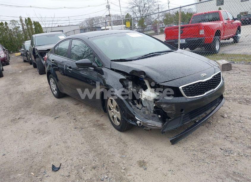 2018 Kia Forte LX (VIN 3KPFK4A77JE281083) main photo