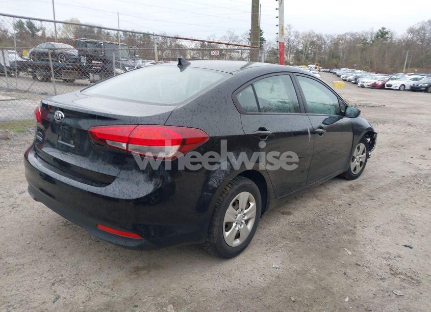 Photo 4 of 2018 Kia Forte LX (VIN 3KPFK4A77JE281083)