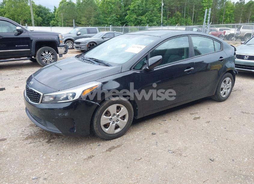 Photo 2 of 2018 Kia Forte LX (VIN 3KPFK4A77JE283531)