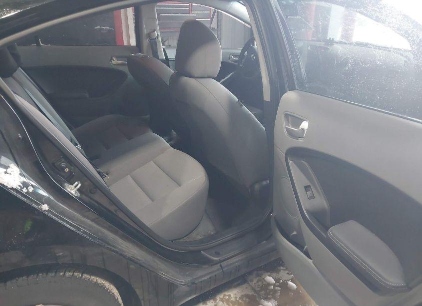 Photo 8 of 2017 Kia Forte LX (VIN 3KPFK4A78HE057413)