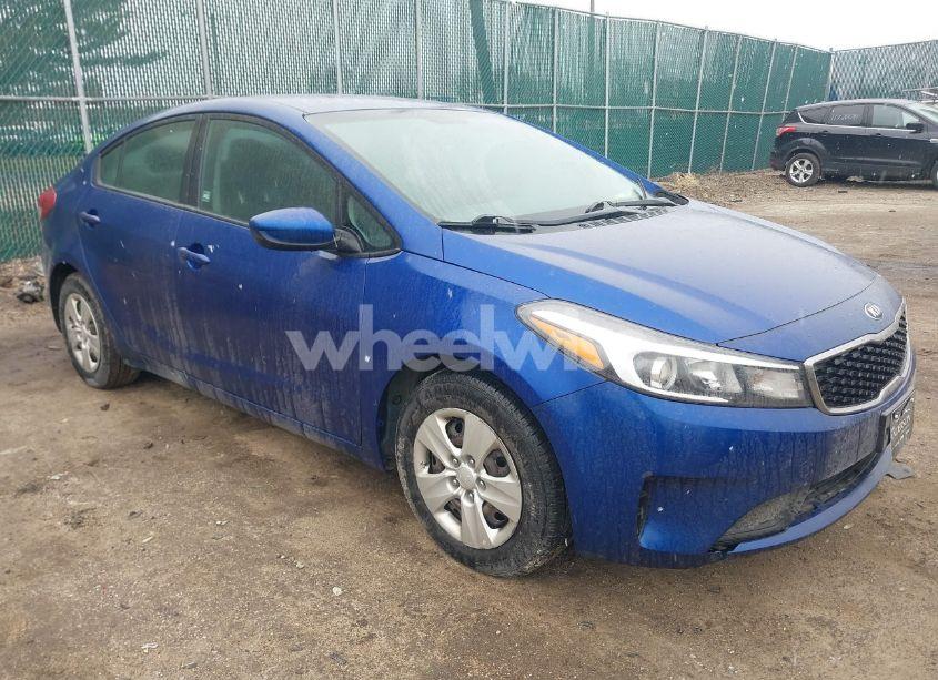 2017 Kia Forte LX (VIN 3KPFK4A78HE065446) main photo