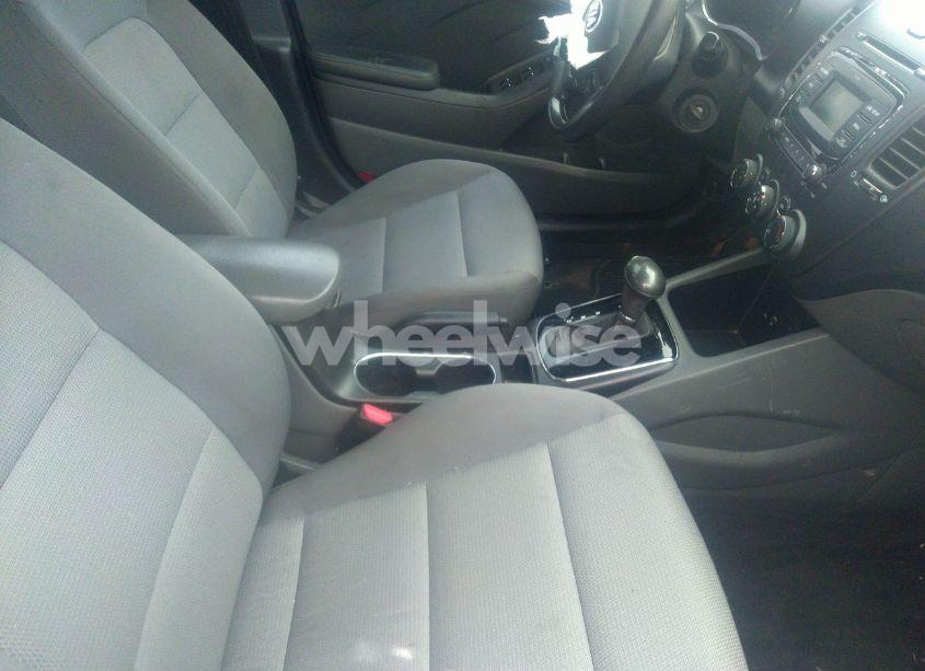 Photo 5 of 2017 Kia Forte LX (VIN 3KPFK4A78HE070615)