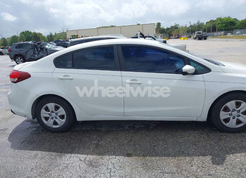 Photo 13 of 2017 Kia Forte LX (VIN 3KPFK4A78HE072333)