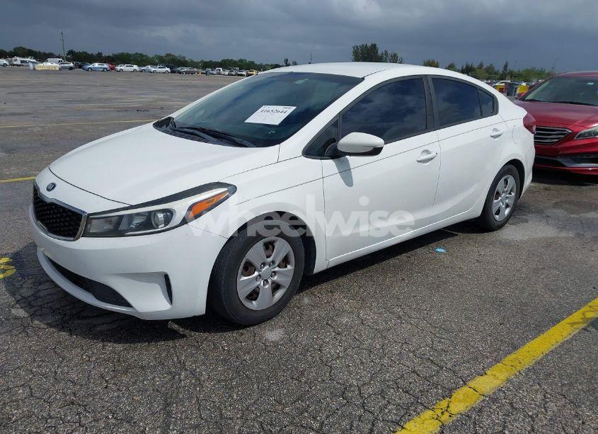 Photo 2 of 2017 Kia Forte LX (VIN 3KPFK4A78HE072333)