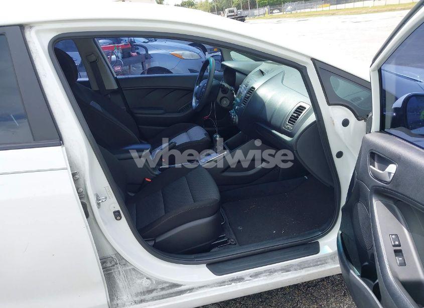 Photo 5 of 2017 Kia Forte LX (VIN 3KPFK4A78HE072333)