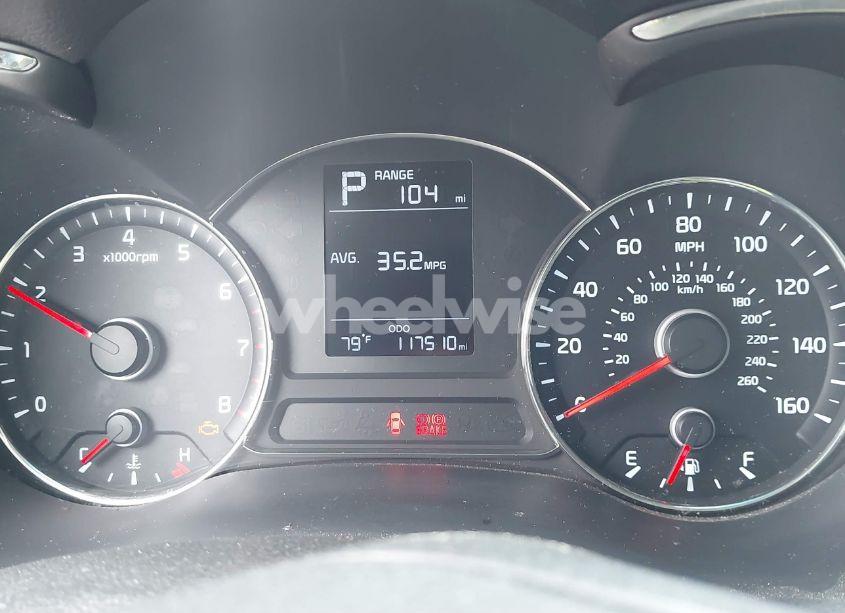 Photo 7 of 2017 Kia Forte LX (VIN 3KPFK4A78HE072333)