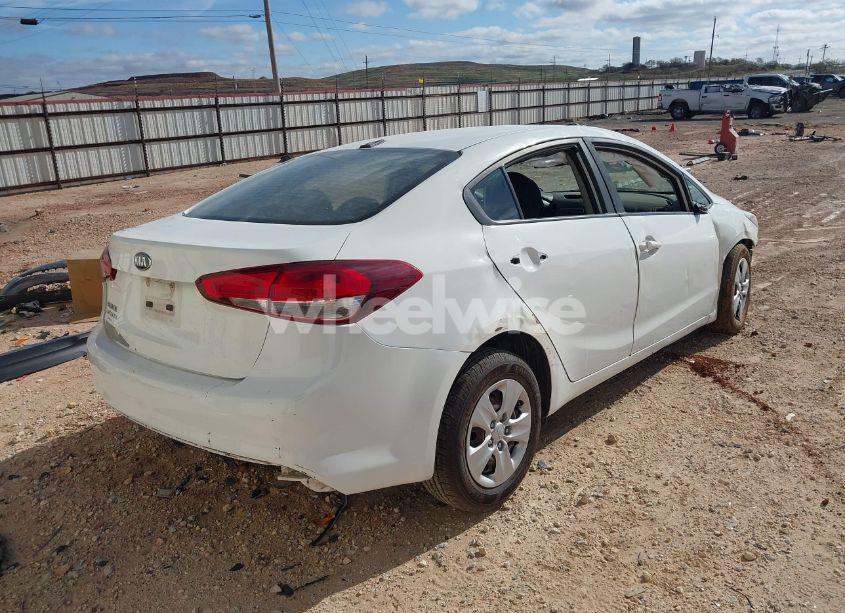 Photo 4 of 2017 Kia Forte LX (VIN 3KPFK4A78HE077922)