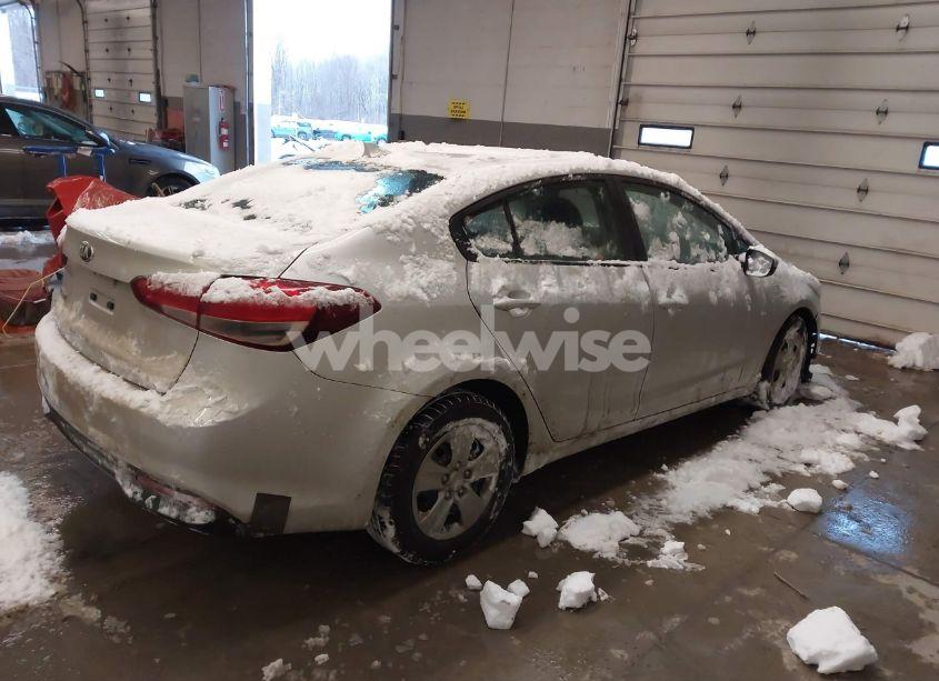 Photo 4 of 2017 Kia Forte LX (VIN 3KPFK4A78HE101961)