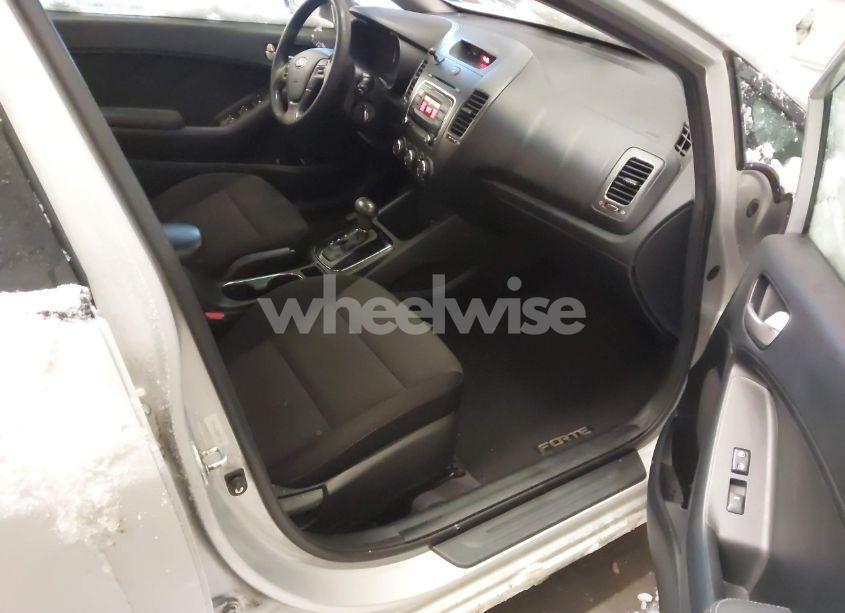 Photo 5 of 2017 Kia Forte LX (VIN 3KPFK4A78HE101961)