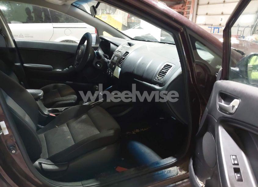 Photo 5 of 2017 Kia Forte LX (VIN 3KPFK4A78HE129551)