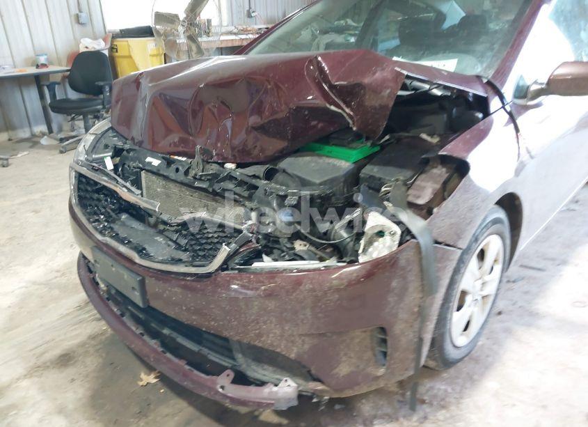 Photo 6 of 2017 Kia Forte LX (VIN 3KPFK4A78HE129551)