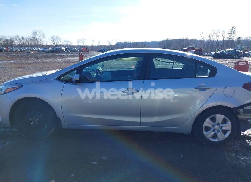 Photo 14 of 2017 Kia Forte LX (VIN 3KPFK4A78HE133583)
