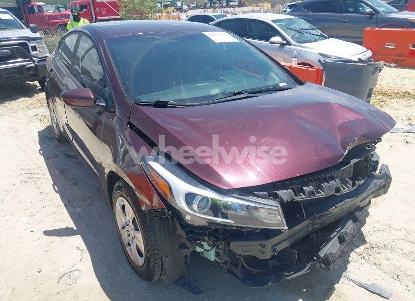 2017 Kia Forte LX (VIN 3KPFK4A78HE135379) main photo
