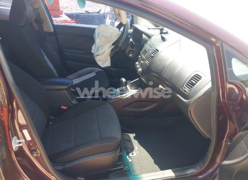 Photo 5 of 2017 Kia Forte LX (VIN 3KPFK4A78HE135379)