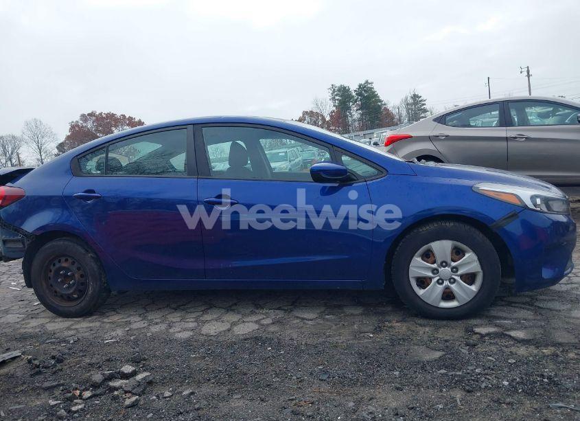 Photo 13 of 2018 Kia Forte LX (VIN 3KPFK4A78JE167822)
