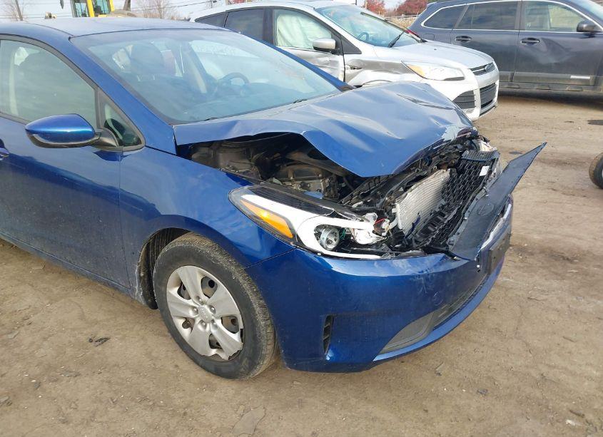 Photo 6 of 2018 Kia Forte LX (VIN 3KPFK4A78JE170526)