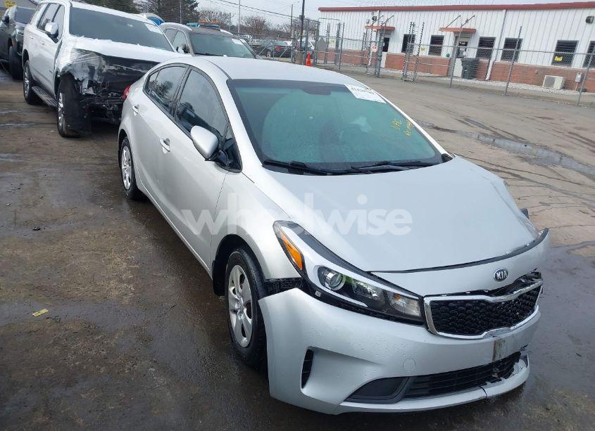 2018 Kia Forte LX (VIN 3KPFK4A78JE190890) main photo