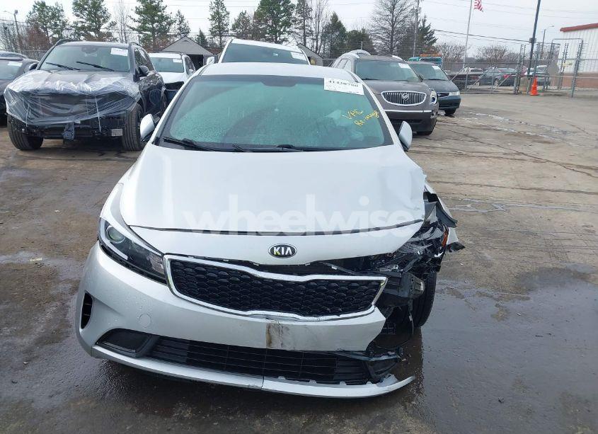 Photo 12 of 2018 Kia Forte LX (VIN 3KPFK4A78JE190890)