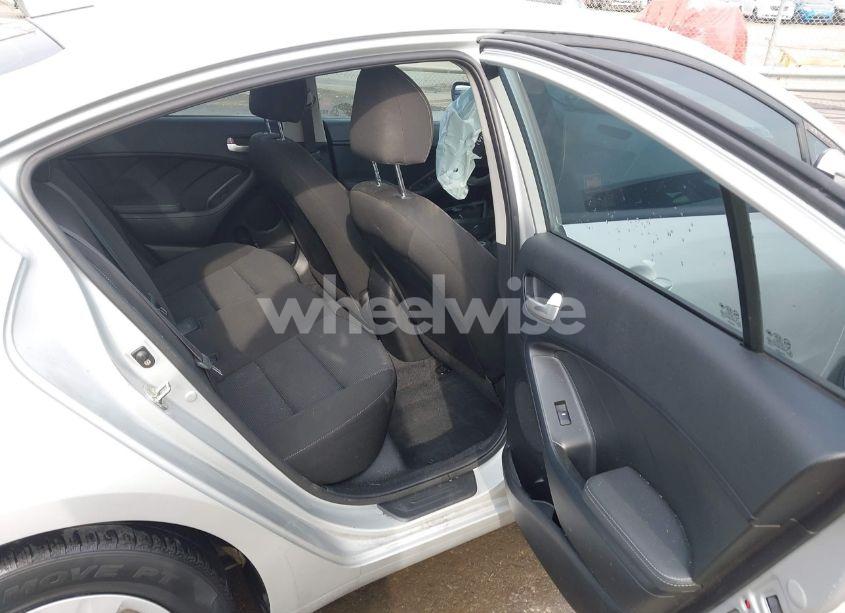 Photo 8 of 2018 Kia Forte LX (VIN 3KPFK4A78JE190890)