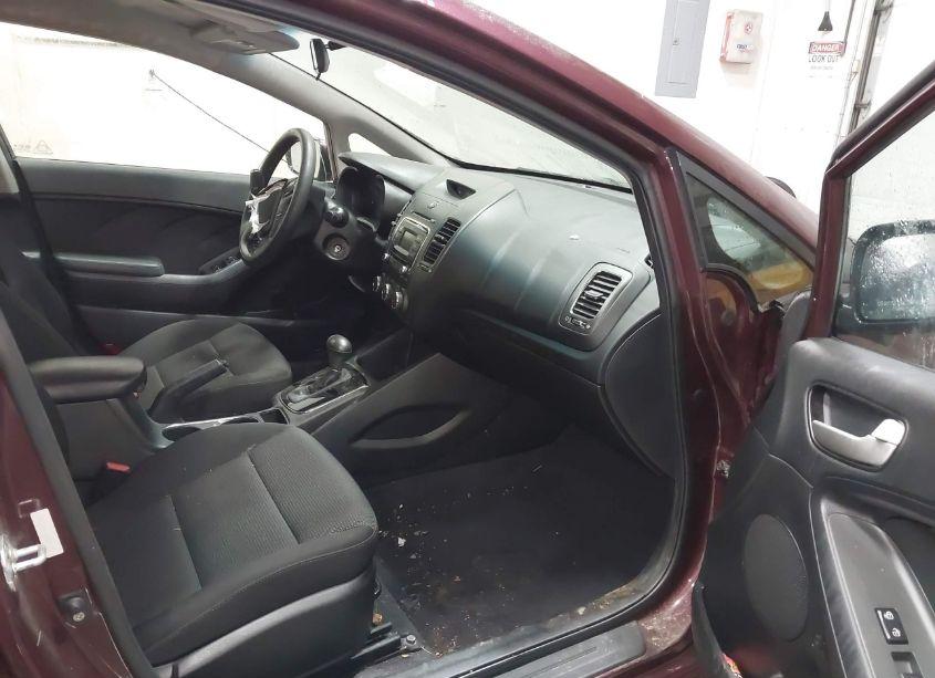 Photo 5 of 2018 Kia Forte LX (VIN 3KPFK4A78JE220695)