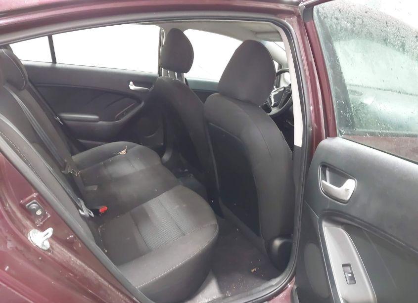 Photo 8 of 2018 Kia Forte LX (VIN 3KPFK4A78JE220695)