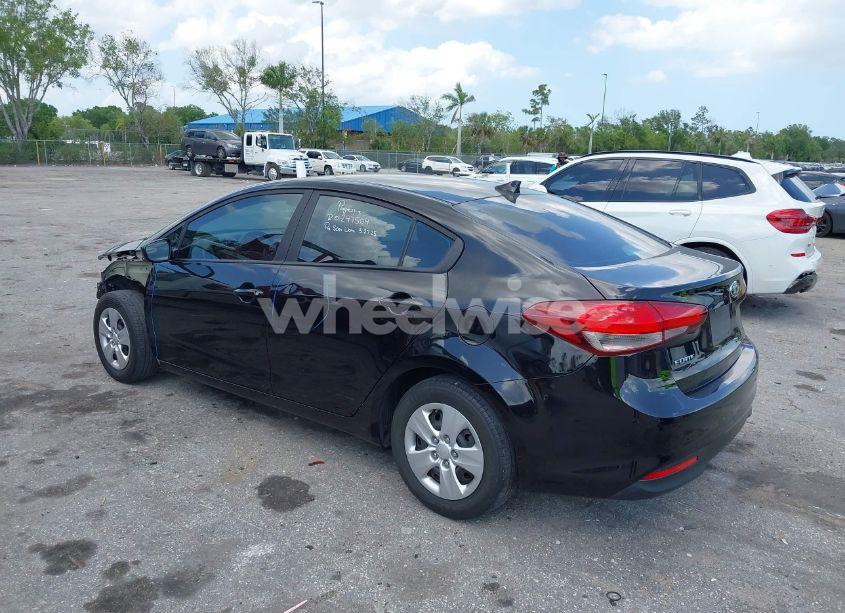 Photo 3 of 2018 Kia Forte LX (VIN 3KPFK4A78JE227114)