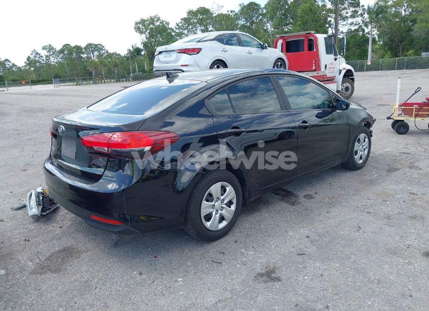 Photo 4 of 2018 Kia Forte LX (VIN 3KPFK4A78JE227114)
