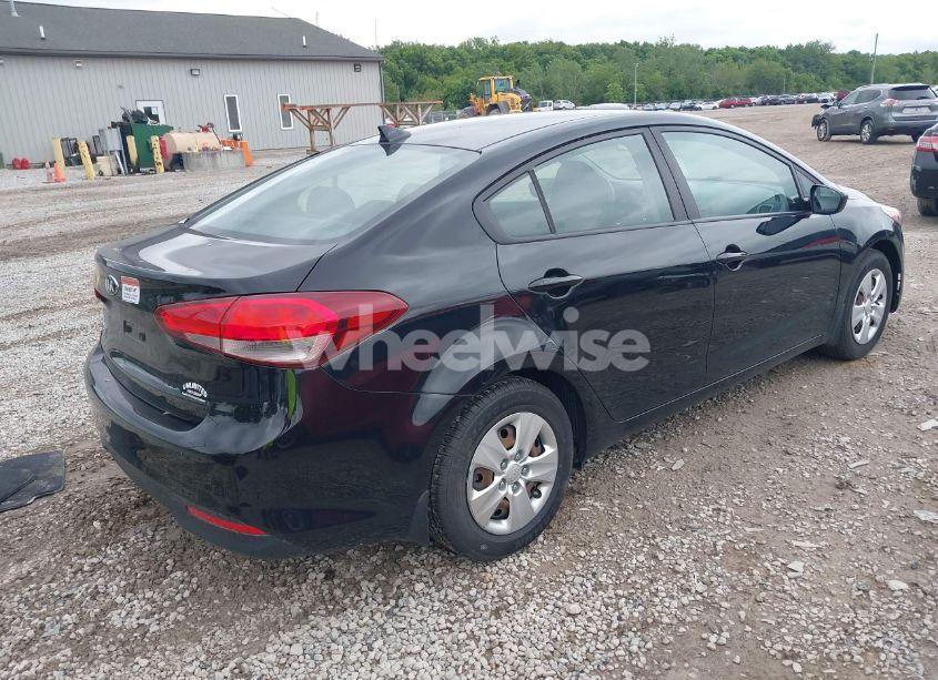 Photo 4 of 2018 Kia Forte LX (VIN 3KPFK4A78JE239165)