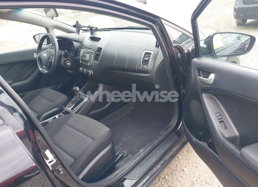 Photo 5 of 2018 Kia Forte LX (VIN 3KPFK4A78JE239165)