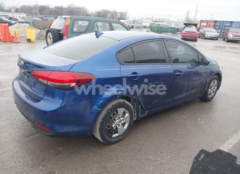 Photo 4 of 2018 Kia Forte LX (VIN 3KPFK4A78JE253664)