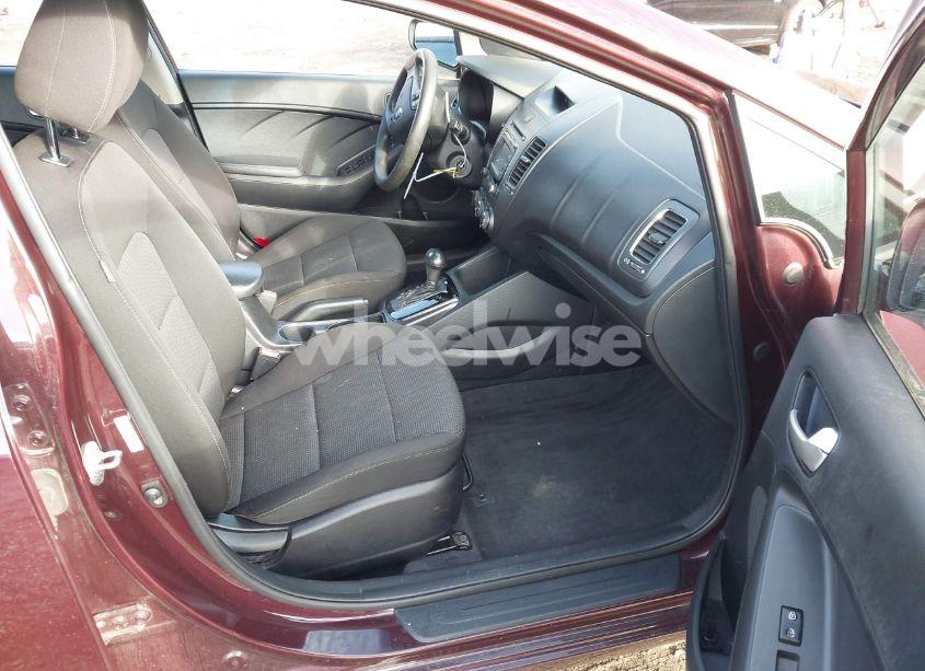 Photo 5 of 2018 Kia Forte LX (VIN 3KPFK4A78JE273851)