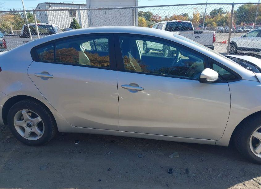 Photo 14 of 2018 Kia Forte LX (VIN 3KPFK4A78JE280704)