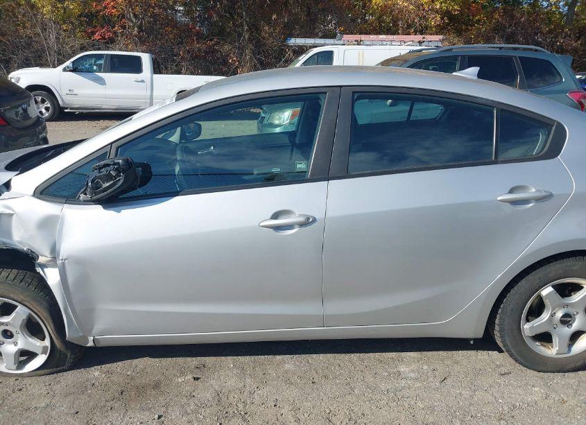 Photo 15 of 2018 Kia Forte LX (VIN 3KPFK4A78JE280704)