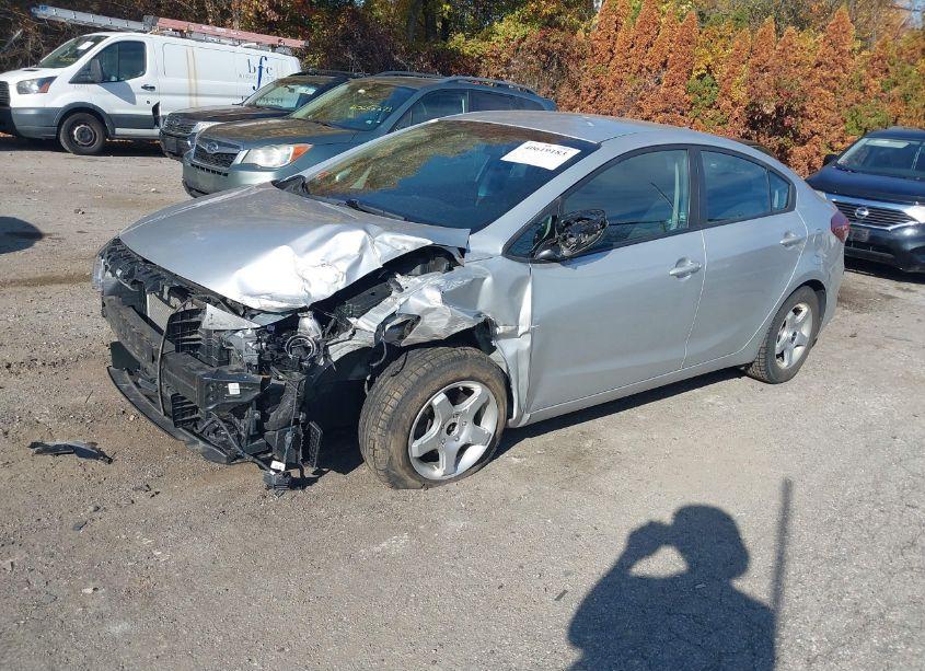 Photo 2 of 2018 Kia Forte LX (VIN 3KPFK4A78JE280704)