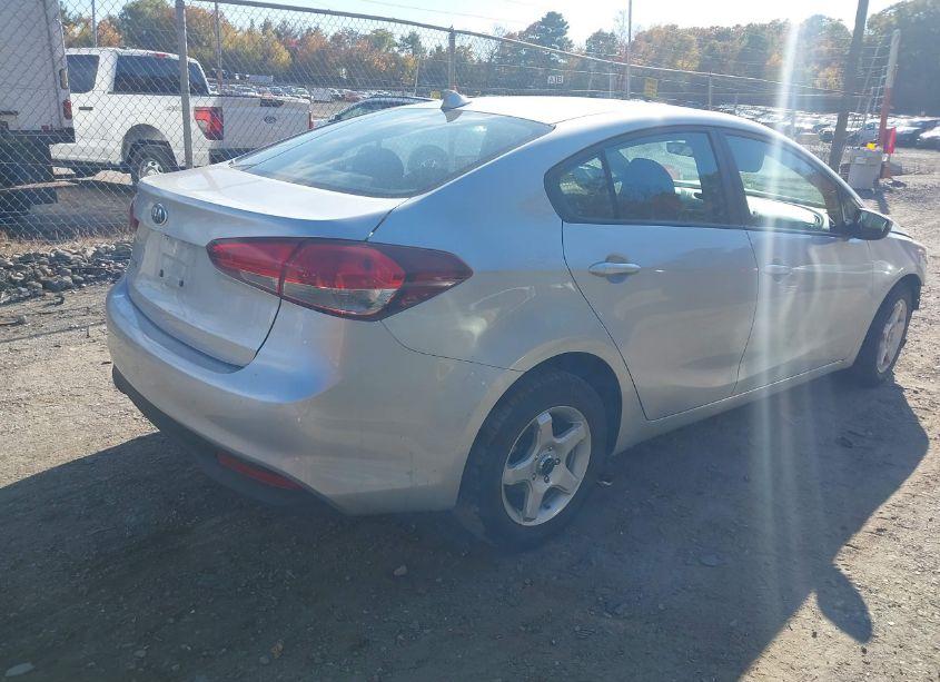 Photo 4 of 2018 Kia Forte LX (VIN 3KPFK4A78JE280704)