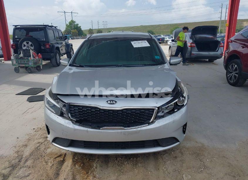 Photo 12 of 2017 Kia Forte LX (VIN 3KPFK4A79HE020614)