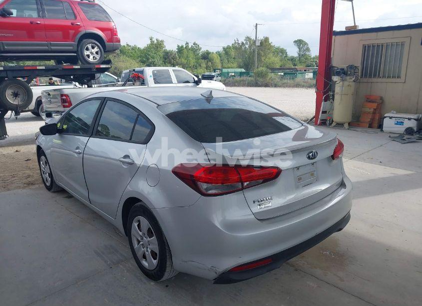 Photo 3 of 2017 Kia Forte LX (VIN 3KPFK4A79HE020614)