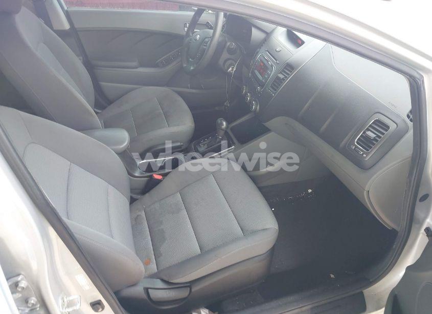 Photo 5 of 2017 Kia Forte LX (VIN 3KPFK4A79HE020614)