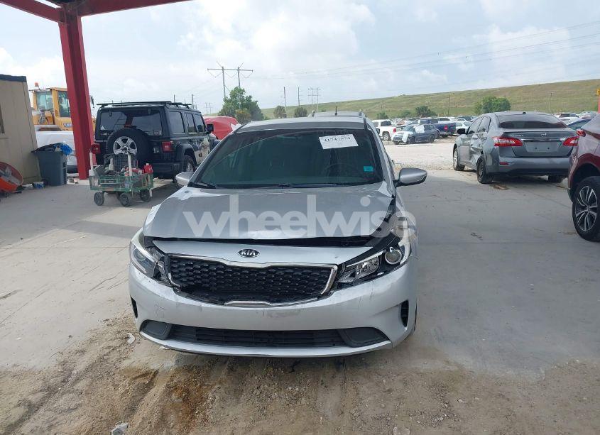 Photo 6 of 2017 Kia Forte LX (VIN 3KPFK4A79HE020614)